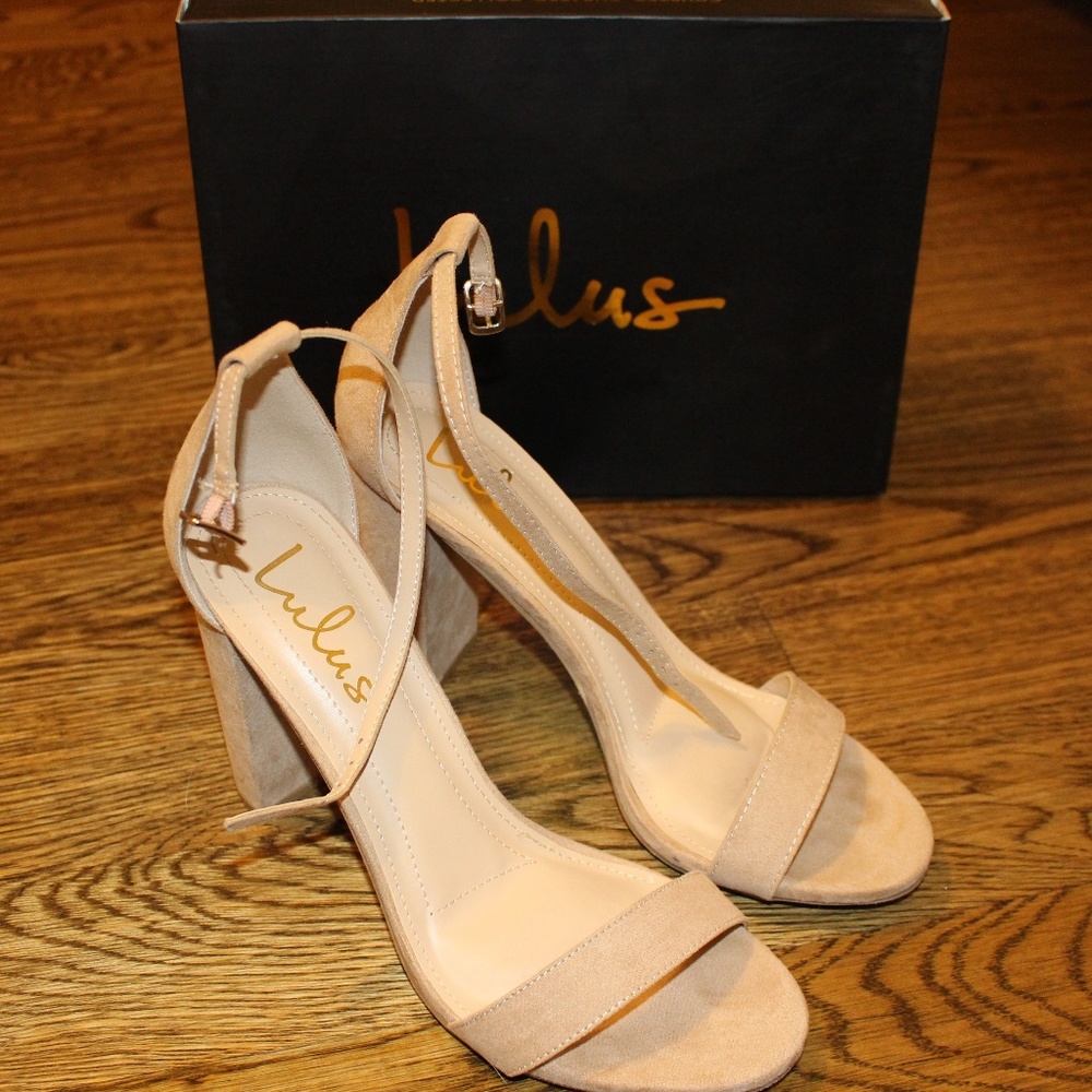 Lulus Never Worn Block Heeled Wedges